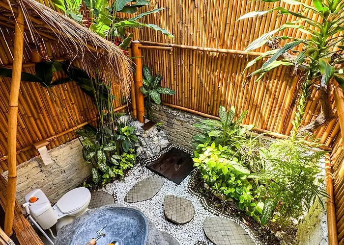 ホリデーパーク Penida Bambu 4*
